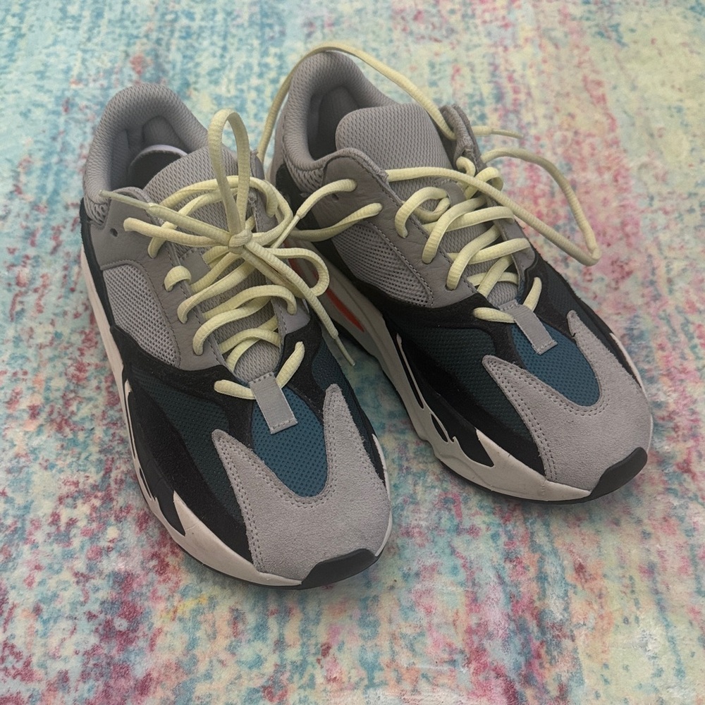 Yeezy 700 wave